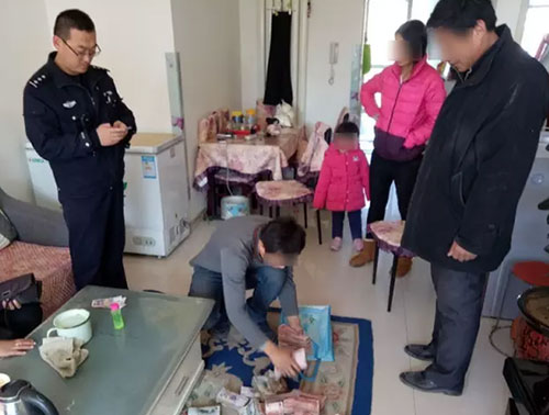 17萬(wàn)當垃圾丟掉：驚慌失措！全家上陣翻找垃圾桶