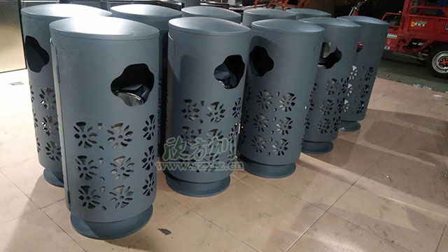 欣方圳精品定制垃圾桶表面鏤空精細雕刻，外形上設計美觀(guān)，新穎獨特！