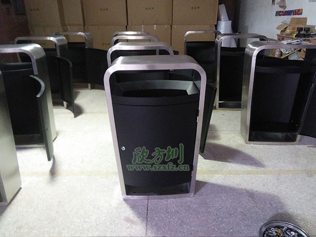 不銹鋼果皮箱垃圾桶廠(chǎng)家湖南長(cháng)沙中建地產(chǎn)采購