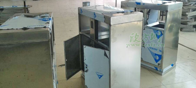 這款戶(hù)外不銹鋼垃圾桶價(jià)格貴不貴？