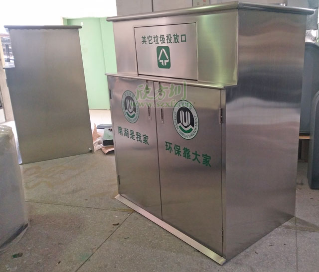 放單臺手推垃圾車(chē)的不銹鋼垃圾收集箱工廠(chǎng)生產(chǎn)圖