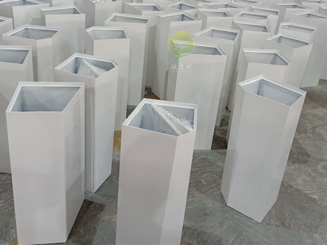 廣州商場(chǎng)不銹鋼室內垃圾箱白色噴塑美觀(guān)耐用