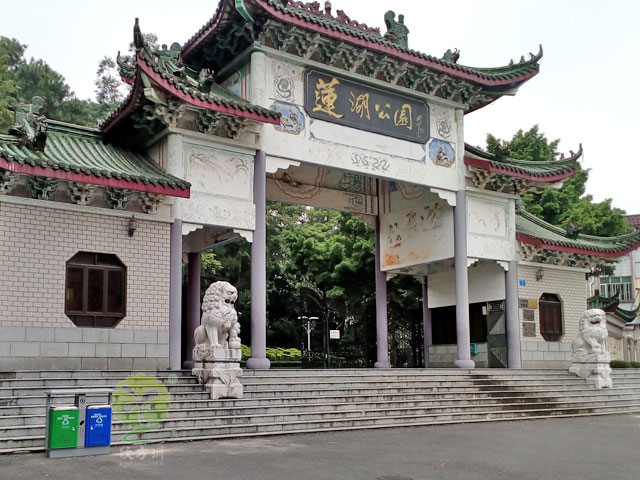 東莞蓮湖公園環(huán)保分類(lèi)戶(hù)外鐵垃圾桶美觀(guān)耐用