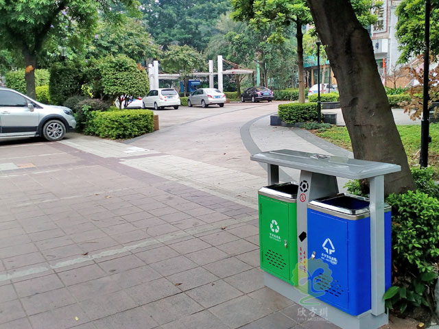 東莞蓮湖公園環(huán)保分類(lèi)戶(hù)外鐵垃圾桶美觀(guān)耐用