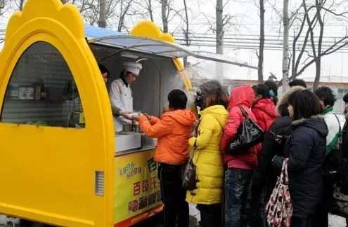 書報亭、早餐車，甚至垃圾桶都有二維碼“身份證”了。