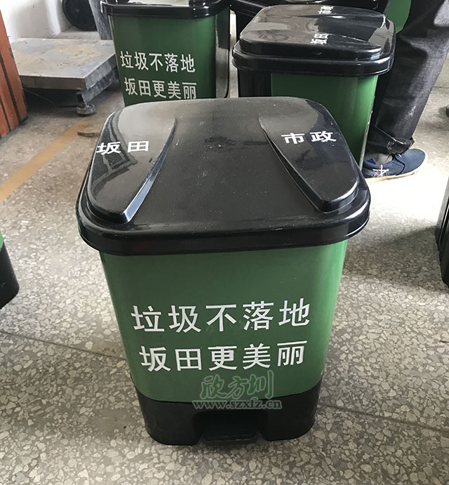 塑料腳踏式垃圾桶 推進(jìn)坂田垃圾分類(lèi)建設